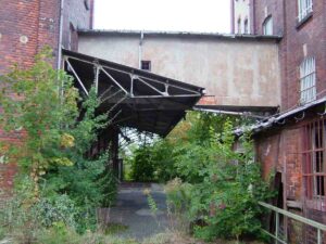 Durchgang zwischen Speicher und Hauptgebäude